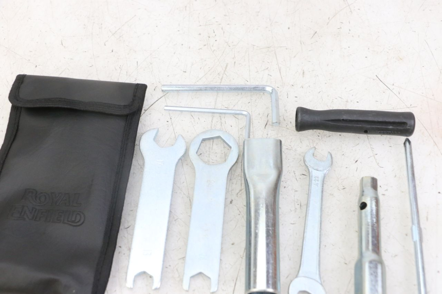 photo de ZESTAW NARZĘDZI ROYAL ENFIELD SCRAM 411 (2022 - 2024) - Szczegół części