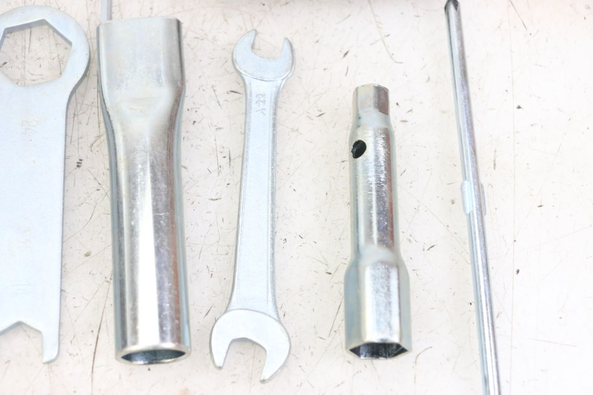 photo de ZESTAW NARZĘDZI ROYAL ENFIELD SCRAM 411 (2022 - 2024) - Zoom stanu zużycia