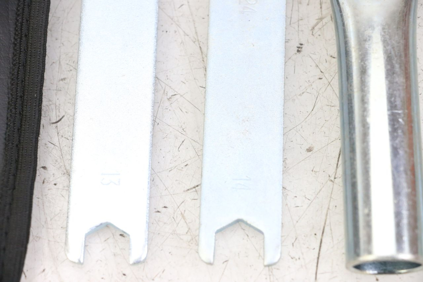 photo de ZESTAW NARZĘDZI ROYAL ENFIELD SCRAM 411 (2022 - 2024) - Inny kąt widzenia