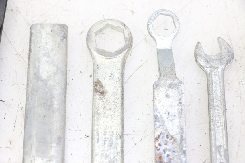 photo de ZESTAW NARZĘDZI HONDA SCV LEAD 100 (2003 - 2007) - Widok produktu