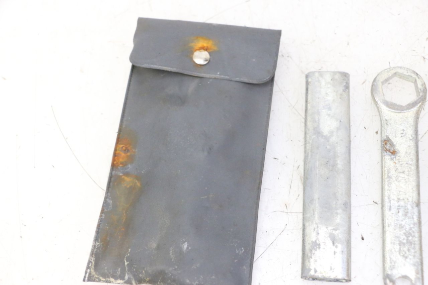 photo de ZESTAW NARZĘDZI HONDA SCV LEAD 100 (2003 - 2007) - Szczegóły charakterystyczne