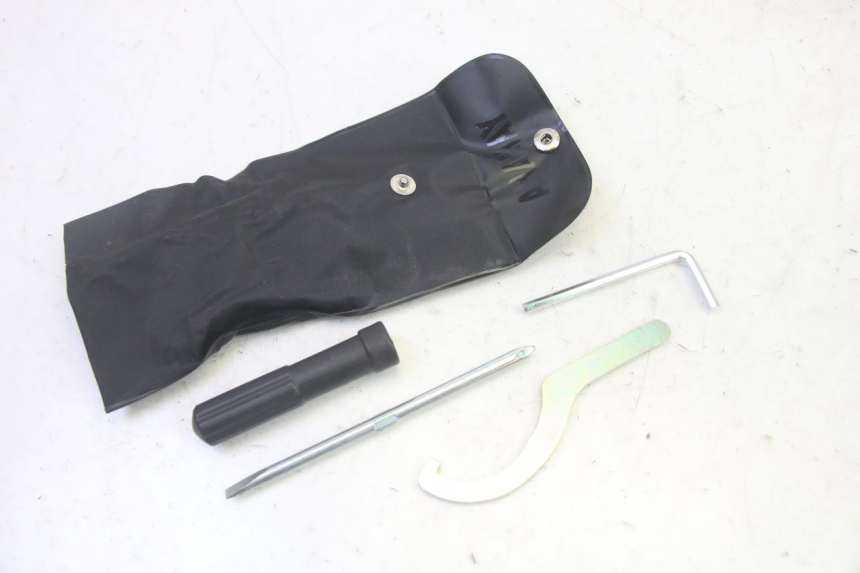 photo de ZESTAW NARZĘDZI YAMAHA TRICITY 300 (2020 - 2024) - Widok główny