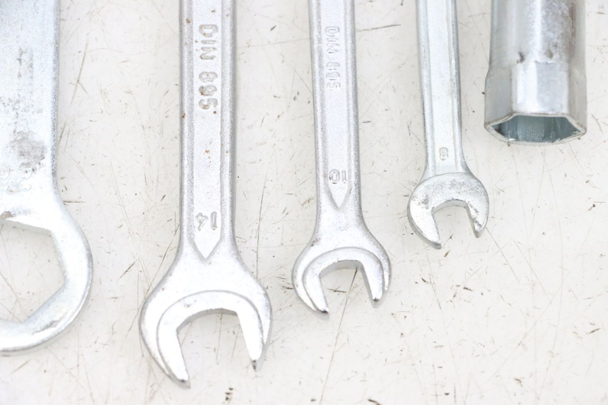 photo de ZESTAW NARZĘDZI YAMAHA TZR 50 (2008 - 2016) - Stan powierzchni