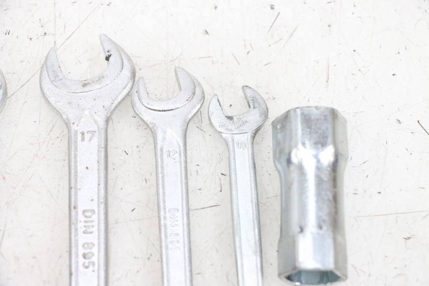 photo de ZESTAW NARZĘDZI YAMAHA TZR 50 (2008 - 2016) - Część sprawdzona