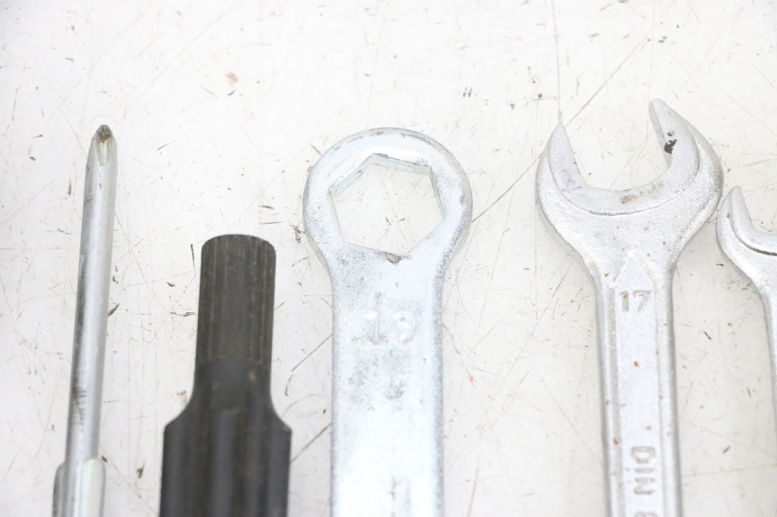 photo de ZESTAW NARZĘDZI YAMAHA TZR 50 (2008 - 2016) - Oznaczenia i referencje