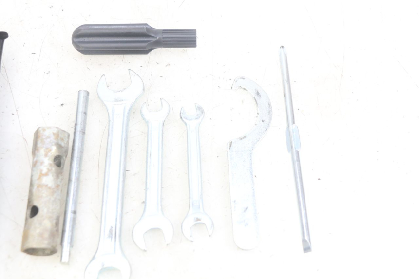 photo de ZESTAW NARZĘDZI YAMAHA XMAX X-MAX 125 (2006 - 2009) - Widok ogólny