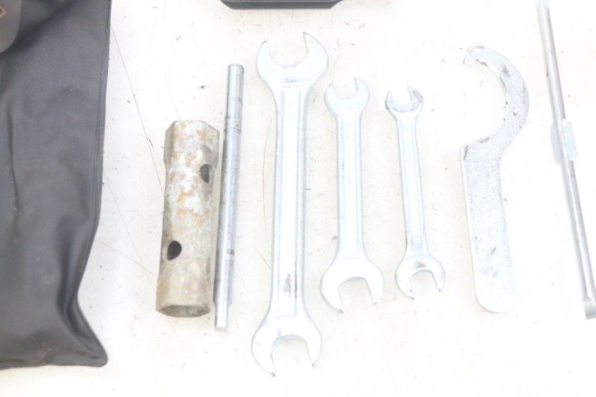 photo de ZESTAW NARZĘDZI YAMAHA XMAX X-MAX 125 (2006 - 2009) - Punkty mocowania