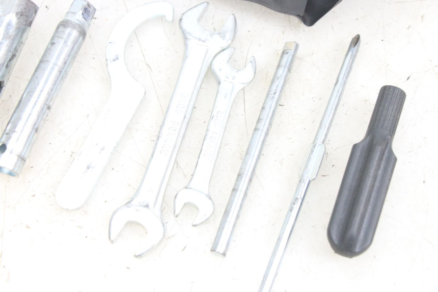 photo de ZESTAW NARZĘDZI YAMAHA X-MAX XMAX 250 (2006 - 2009) - Widok ogólny