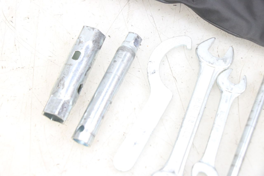 photo de ZESTAW NARZĘDZI YAMAHA X-MAX XMAX 250 (2006 - 2009) - Punkty mocowania