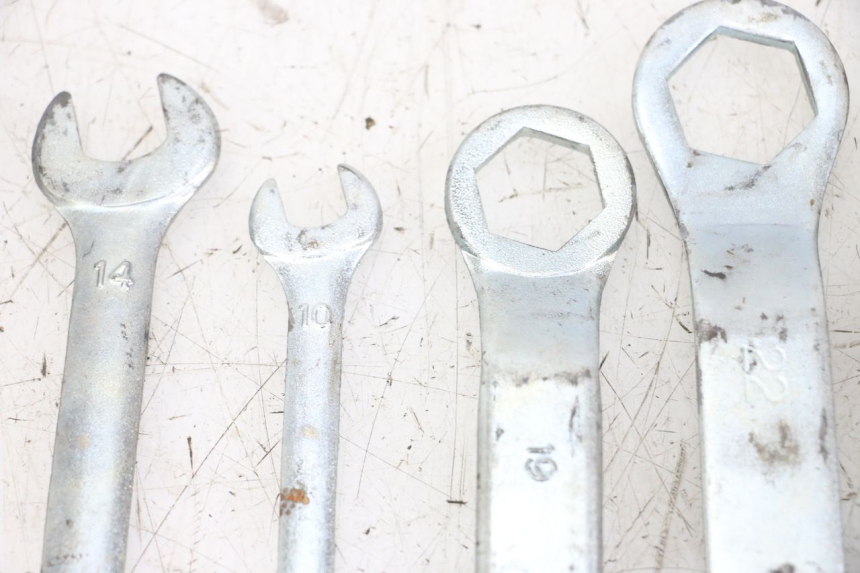 photo de ZESTAW NARZĘDZI YAMAHA XJ6 ABS 600 (2008 - 2016) - Widok ogólny