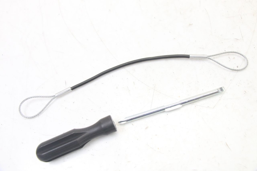 photo de ZESTAW NARZĘDZI YAMAHA TRACER 7 700 (2020 - 2024) - Szczegół części