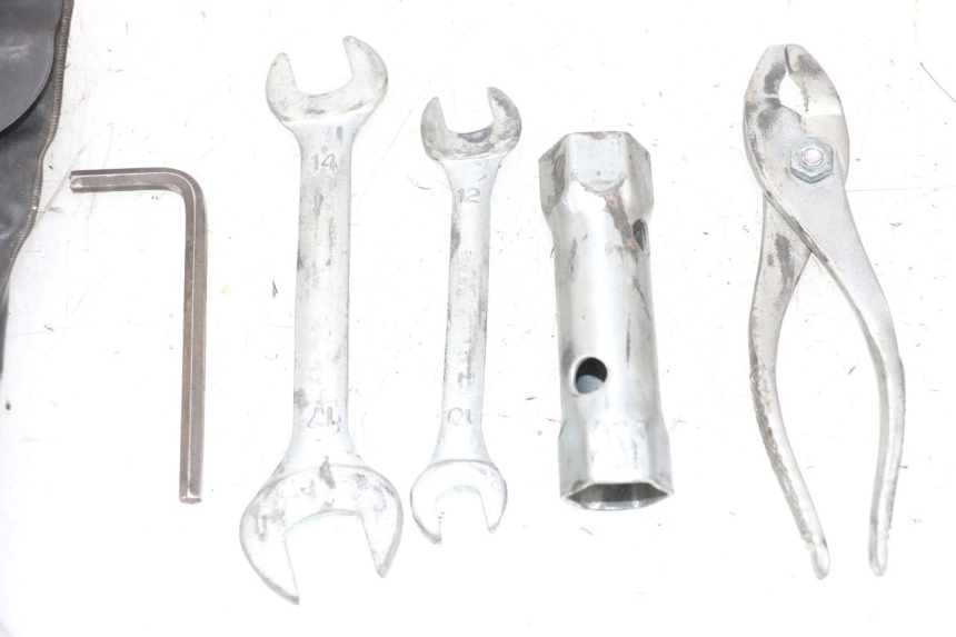 photo de ZESTAW NARZĘDZI YAMAHA YFM R RAPTOR 250 (2008 - 2014) - Stan powierzchni