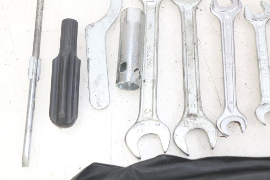 photo de ZESTAW NARZĘDZI YAMAHA YP MAJESTY 125 (2007 - 2010) - Punkty mocowania