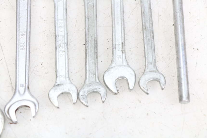 photo de ZESTAW NARZĘDZI YAMAHA YP MAJESTY 125 (2007 - 2010) - Stan powierzchni