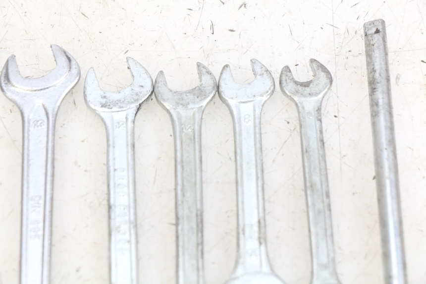 photo de ZESTAW NARZĘDZI YAMAHA YP MAJESTY 125 (2007 - 2010) - Część sprawdzona