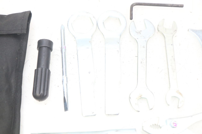 photo de ZESTAW NARZĘDZI KAWASAKI Z 650 (2016 - 2019) - Punkty mocowania