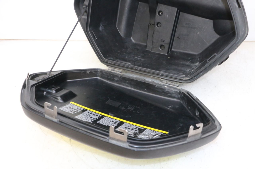 photo de KUFER PRAWY YAMAHA FJR ABS 1300 (2006 - 2012) - Zoom stanu zużycia