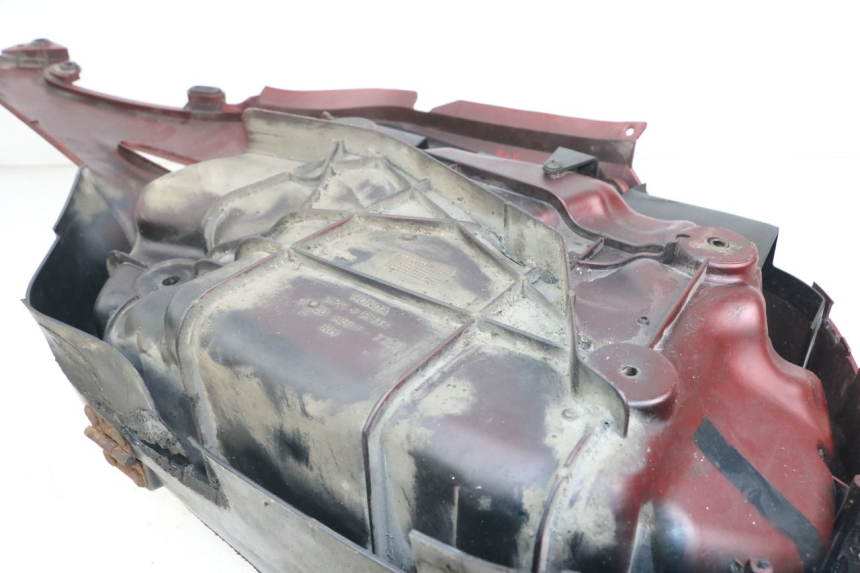 photo de KUFER PRAWY HONDA NTV DEAUVILLE 650 (1998 - 2001) - Stan powierzchni