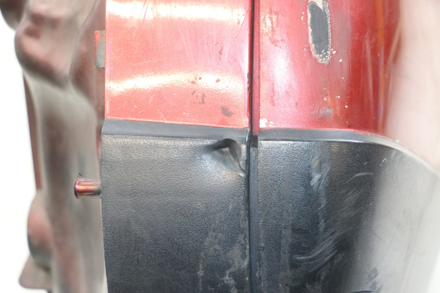 photo de KUFER PRAWY HONDA NTV DEAUVILLE 650 (1998 - 2001) - Szczegóły charakterystyczne