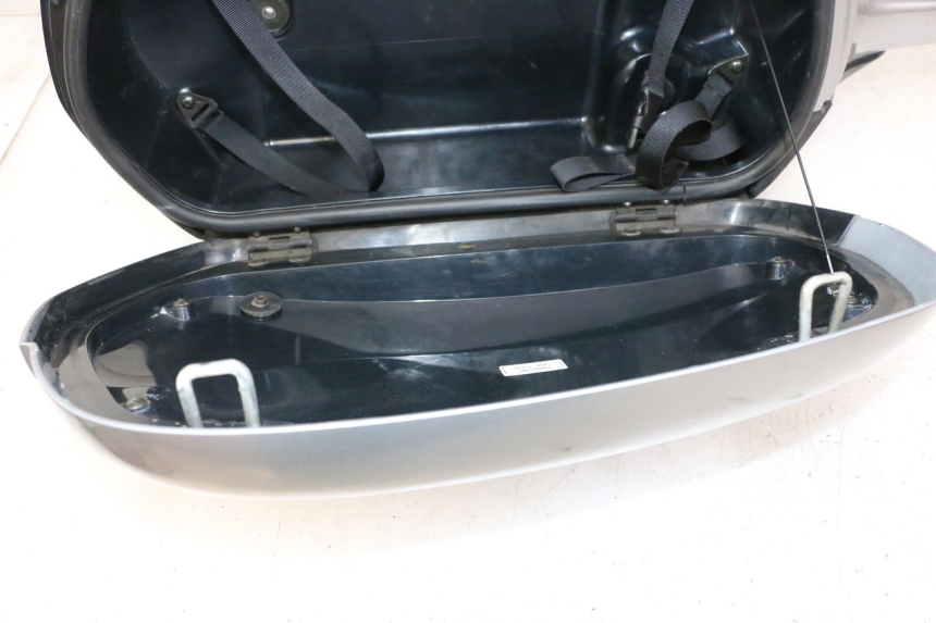 photo de KUFER PRAWY HONDA NTV DEAUVILLE 650 (2001 - 2006) - Zoom stanu zużycia