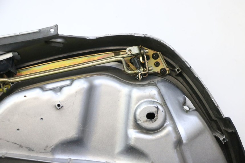 photo de KUFER PRAWY HONDA NTV DEAUVILLE 650 (2001 - 2006) - Widok ogólny