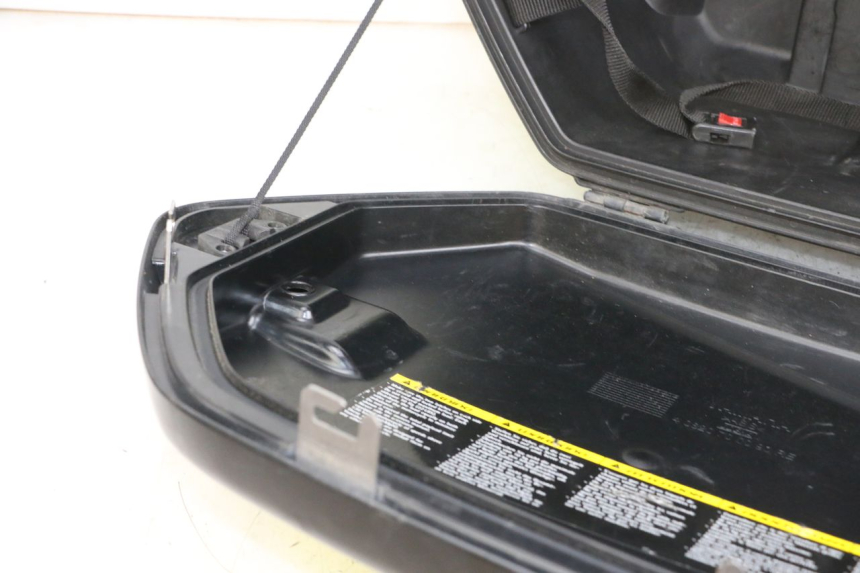 photo de KUFER PRAWY YAMAHA TDM ABS 900 (2002 - 2014) - Zbliżenie komponentów