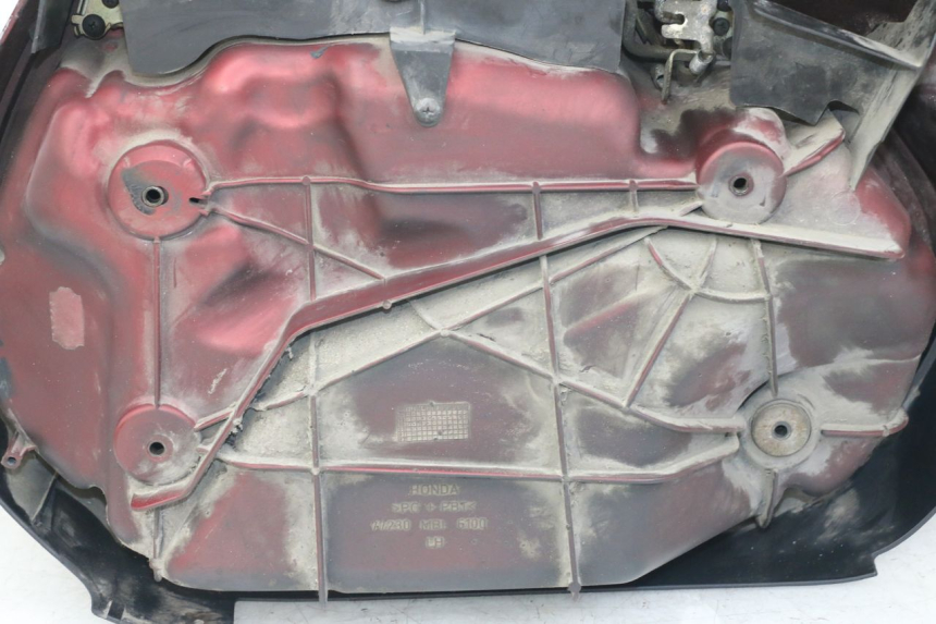 photo de KUFER LEWY HONDA NTV DEAUVILLE 650 (1998 - 2001) - Szczegóły charakterystyczne