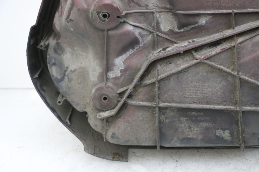 photo de KUFER LEWY HONDA NTV DEAUVILLE 650 (1998 - 2001) - Alternatywny kąt