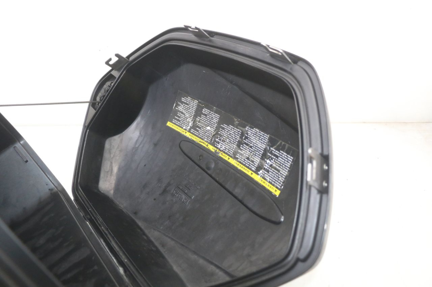 photo de KUFER LEWY YAMAHA FJR ABS 1300 (2006 - 2012) - Zbliżenie komponentów