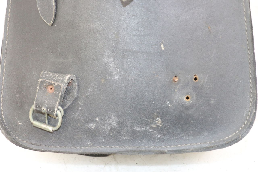 photo de KUFER SUZUKI GZ MARAUDER 125 (1998 - 2004) - Struktura - zbliżenie