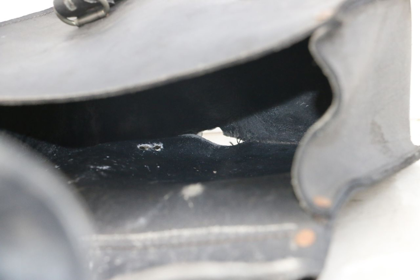 photo de KUFER SUZUKI GZ MARAUDER 125 (1998 - 2004) - Zoom stanu zużycia