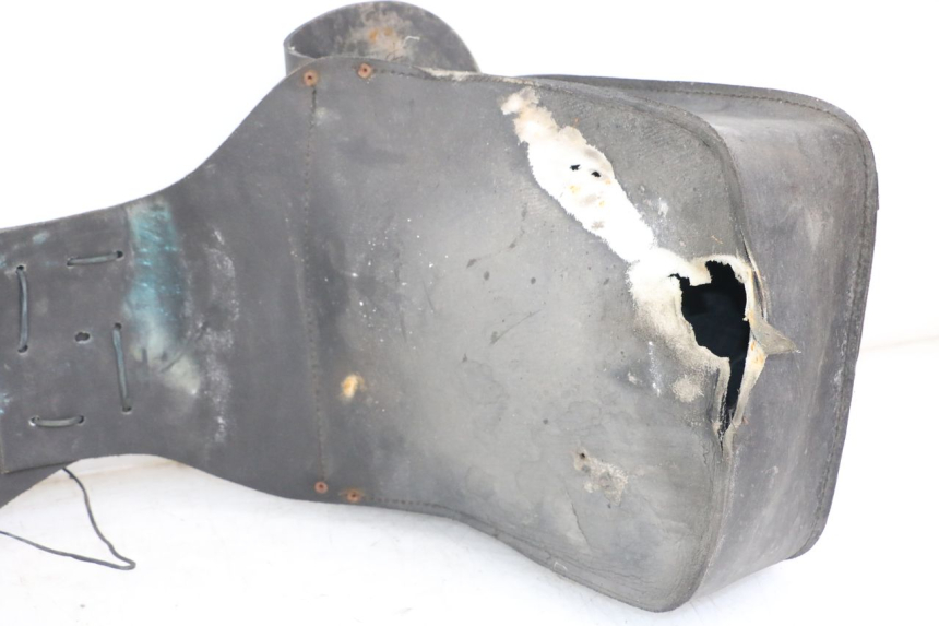 photo de KUFER SUZUKI GZ MARAUDER 125 (1998 - 2004) - Zbliżenie techniczne