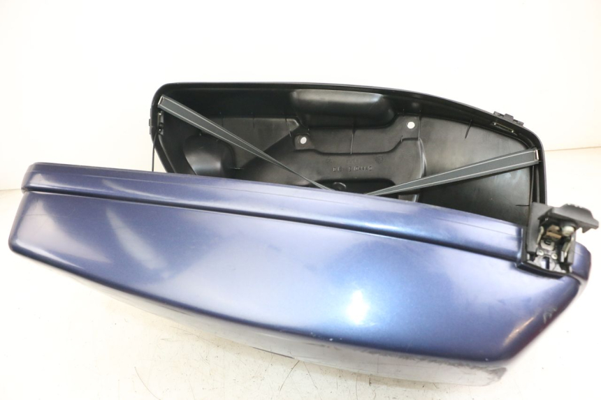 photo de KUFER APRILIA SCARABEO GT 125 (1999 - 2007) - Szczegóły charakterystyczne