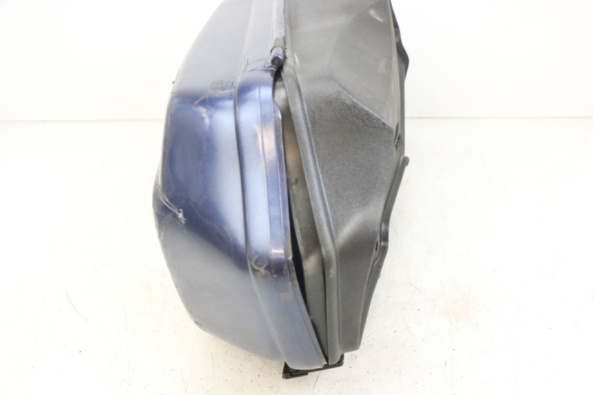 photo de KUFER APRILIA SCARABEO GT 125 (1999 - 2007) - Widok z bliska