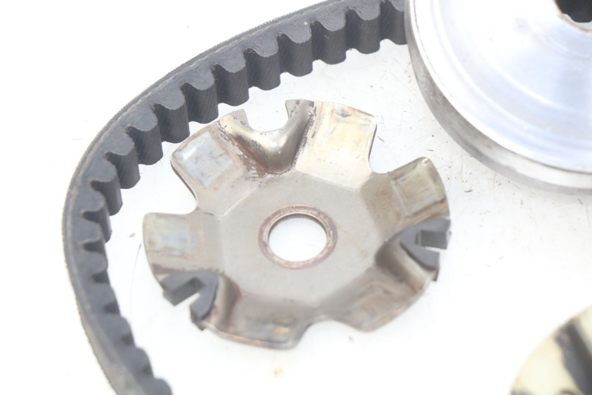 photo de WARIATOR KYMCO AGILITY 4T 50 (2018 - 2022) - Zbliżenie techniczne