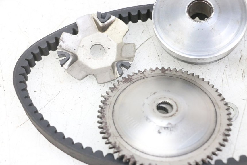 photo de WARIATOR KYMCO AGILITY 4T 50 (2018 - 2022) - Zbliżenie techniczne