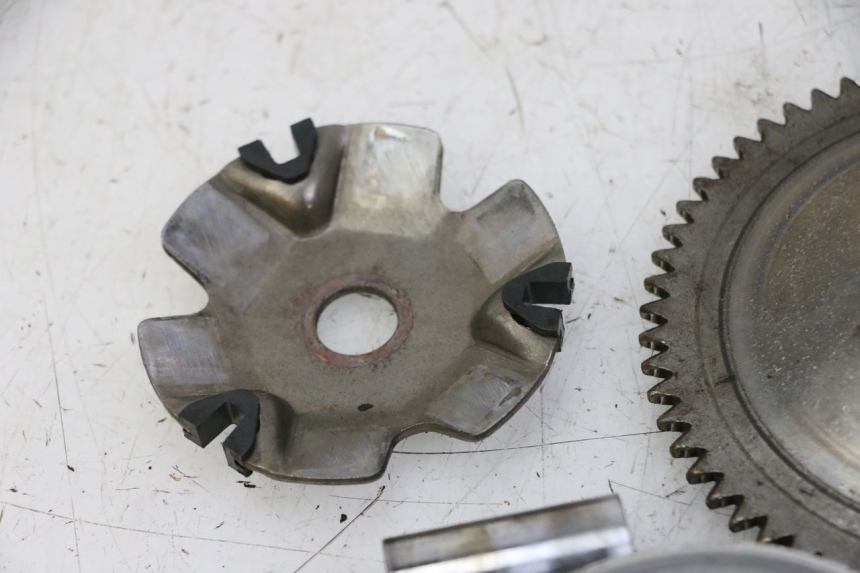 photo de WARIATOR KYMCO AGILITY 4T 50 (2018 - 2022) - Zbliżenie techniczne