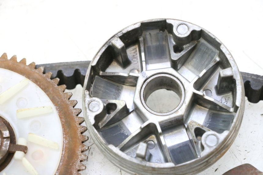 photo de WARIATOR KYMCO AGILITY 4T 50 (2005 - 2018) - Zbliżenie komponentów