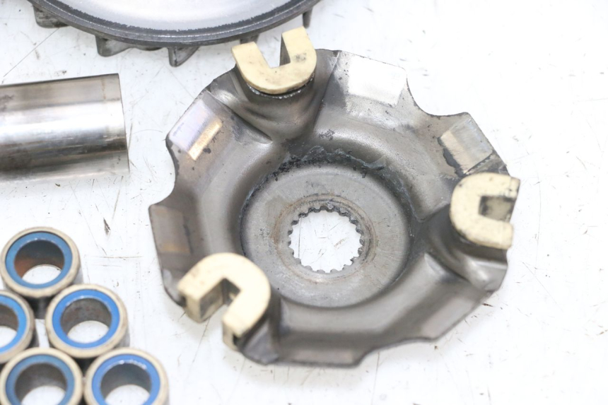 photo de WARIATOR SUZUKI BURGMAN 125 (2007 - 2014) - Zbliżenie techniczne