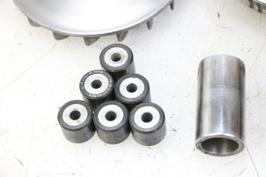 photo de WARIATOR SUZUKI BURGMAN 125 (2007 - 2014) - Zbliżenie techniczne