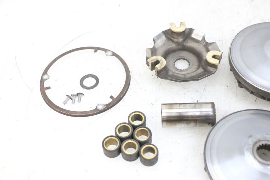 photo de WARIATOR SUZUKI BURGMAN 125 (2007 - 2014) - Zbliżenie techniczne