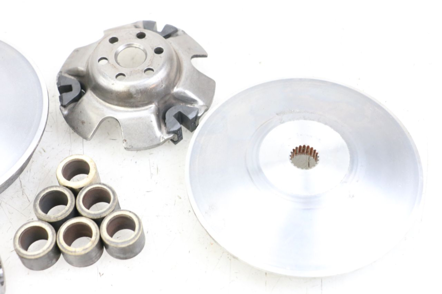 photo de WARIATOR HONDA FES PANTHEON 2T 125 (1998 - 2002) - Zbliżenie techniczne