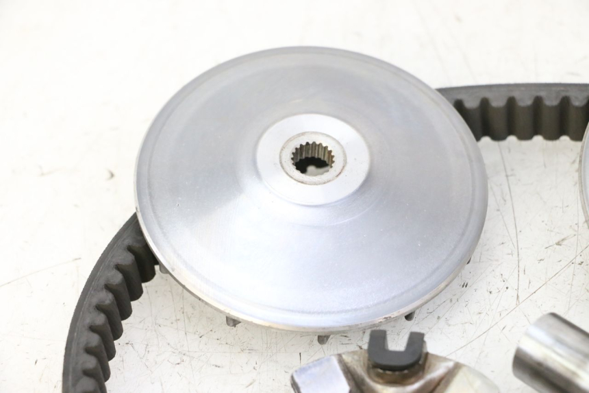 photo de WARIATOR HONDA FES S-WING SWING ABS 125 (2007 - 2015) - Zbliżenie techniczne