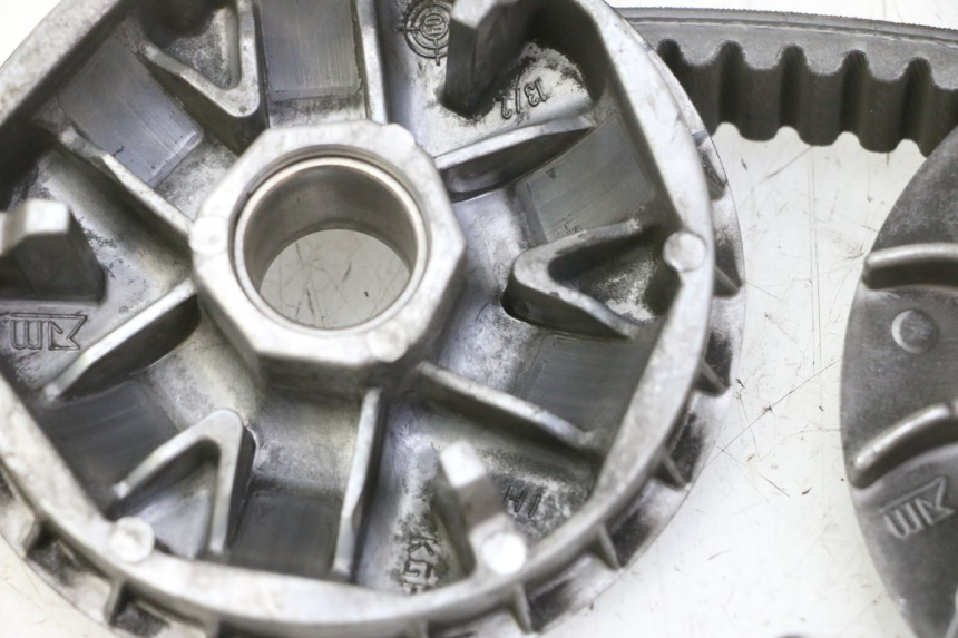 photo de WARIATOR HONDA FES S-WING SWING ABS 125 (2007 - 2015) - Szczegóły charakterystyczne