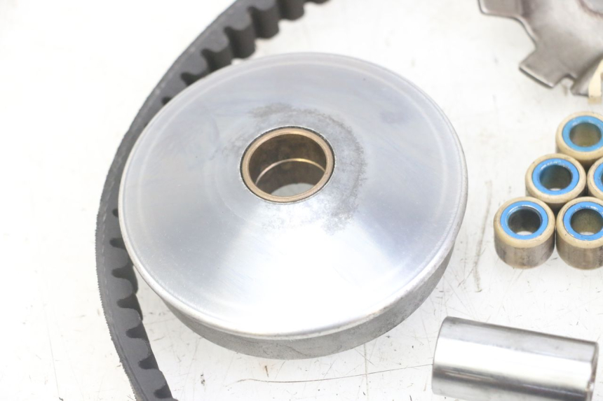 photo de WARIATOR PEUGEOT JET FORCE CARBU 50 (2003 - 2016) - Zbliżenie techniczne