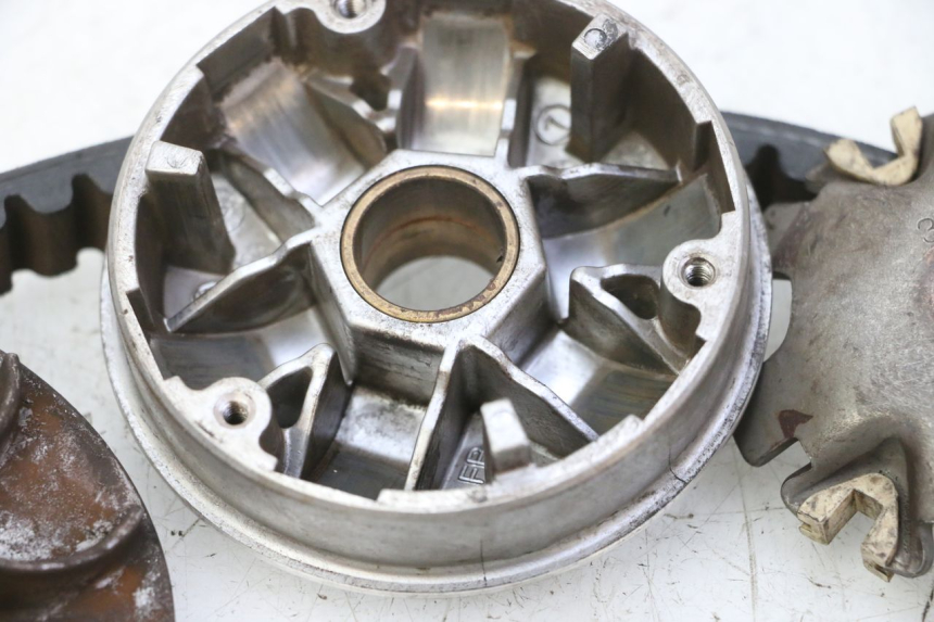 photo de WARIATOR PEUGEOT KISBEE 2T 50 (2010 - 2017) - Widok z bliska