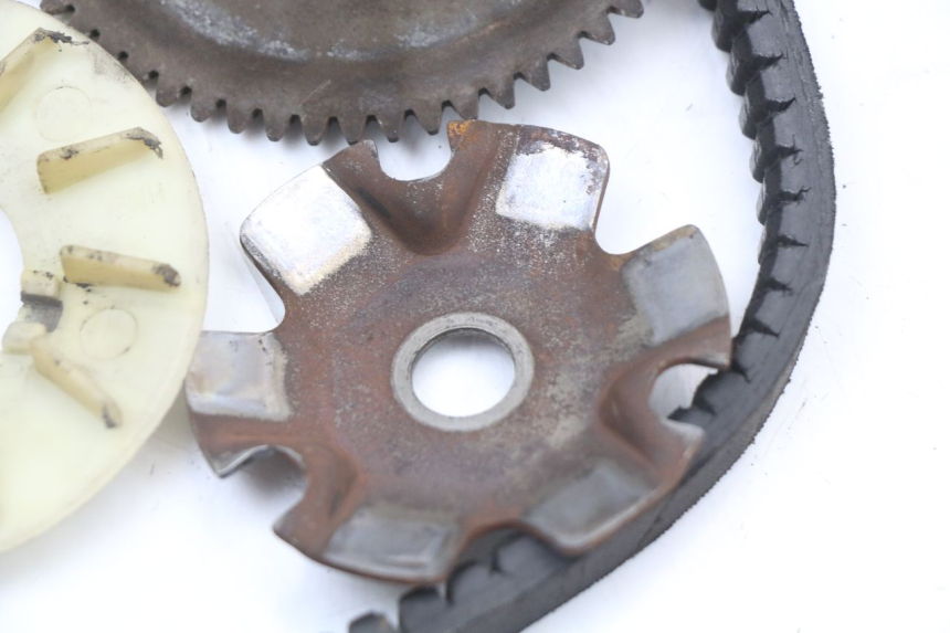 photo de WARIATOR PEUGEOT KISBEE 4T 50 (2018 - 2022) - Zbliżenie techniczne