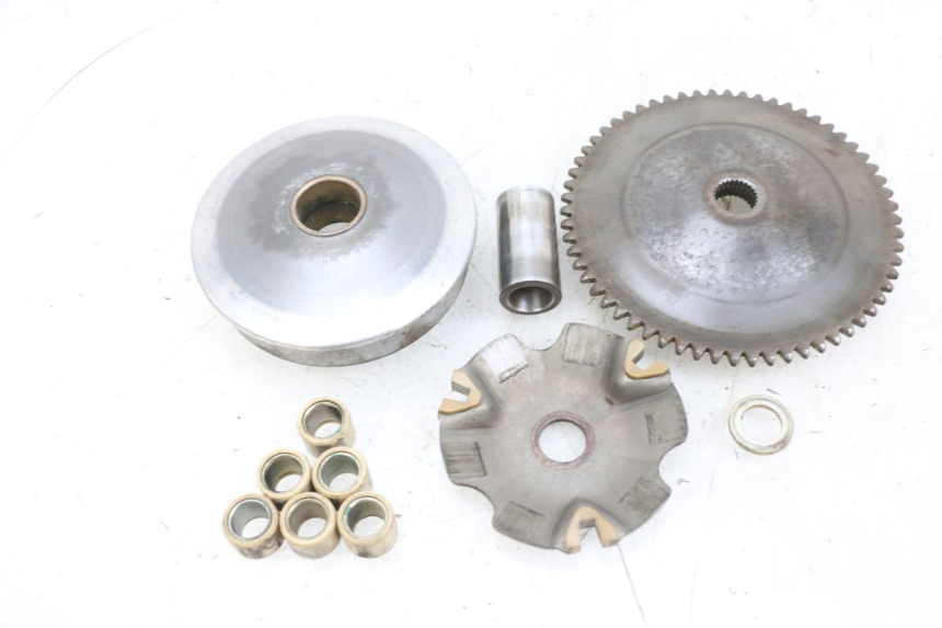 photo de WARIATOR PEUGEOT KISBEE 4T 50 (2010 - 2017) - Zbliżenie komponentów