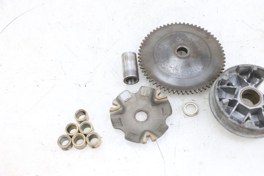 photo de WARIATOR PEUGEOT KISBEE 4T 50 (2010 - 2017) - Inny kąt widzenia