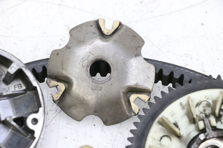 photo de WARIATOR PEUGEOT KISBEE 4T 50 (2018 - 2022) - Oznaczenia i referencje